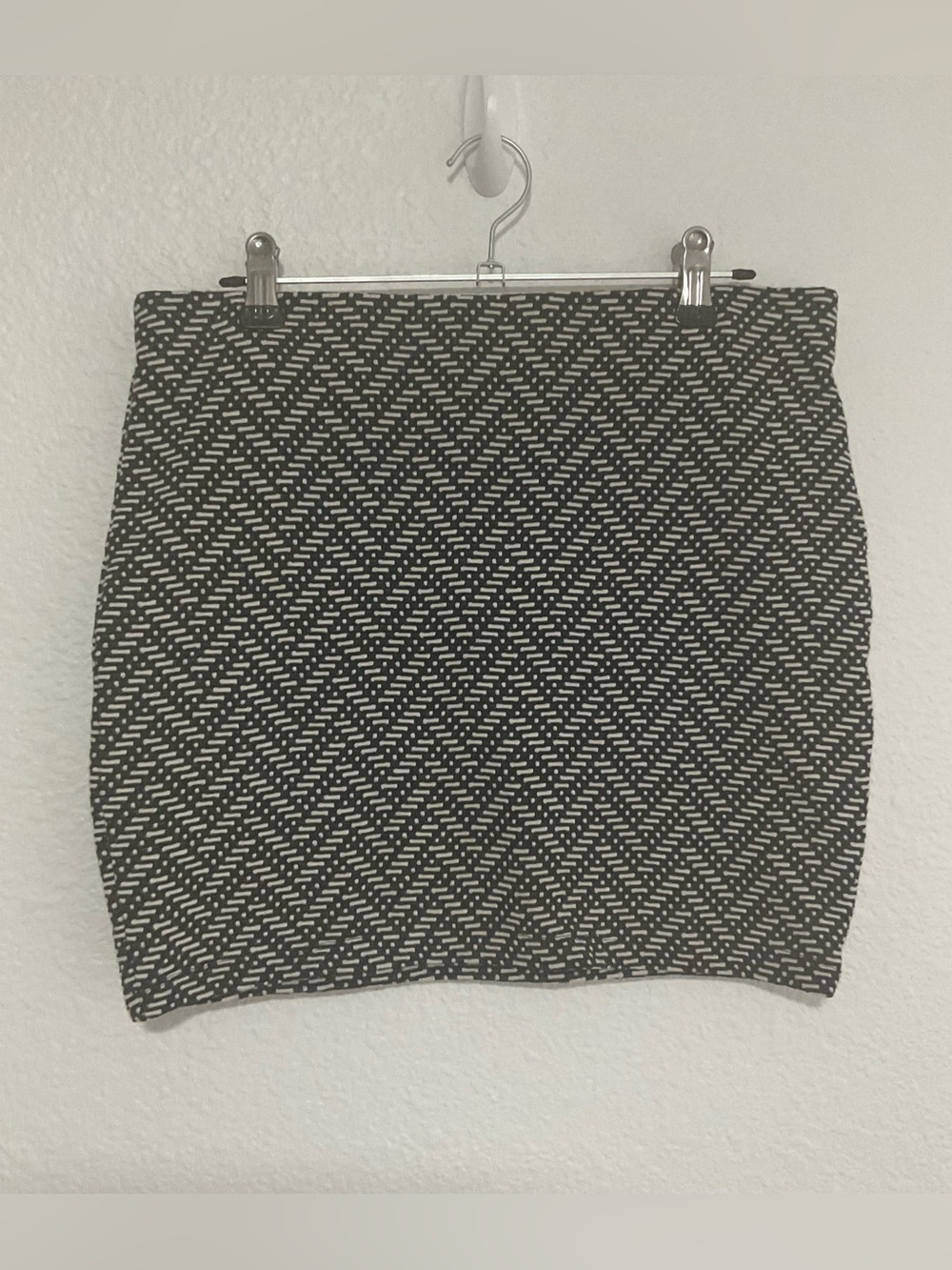 Zara Bodycon Mini Skirt Black White Chevron Print Size S